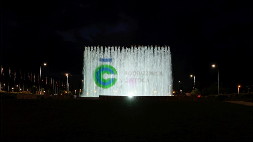 City of Zagreb commends workers by lighting up fountains in colours of City Waste Disposal